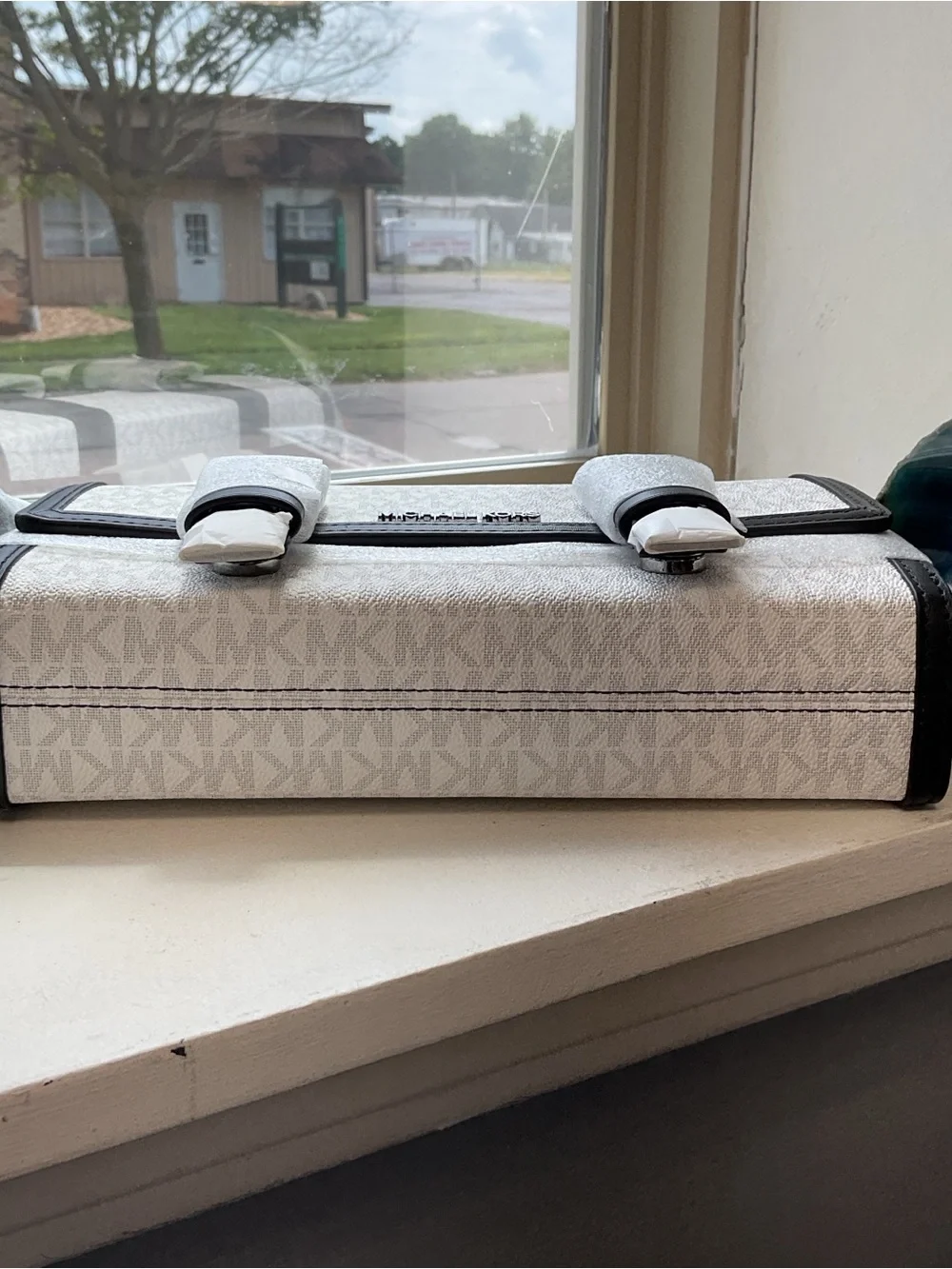 Michael Kors NWT Cooper Trunk Crossbody